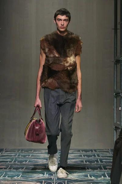 Look 37